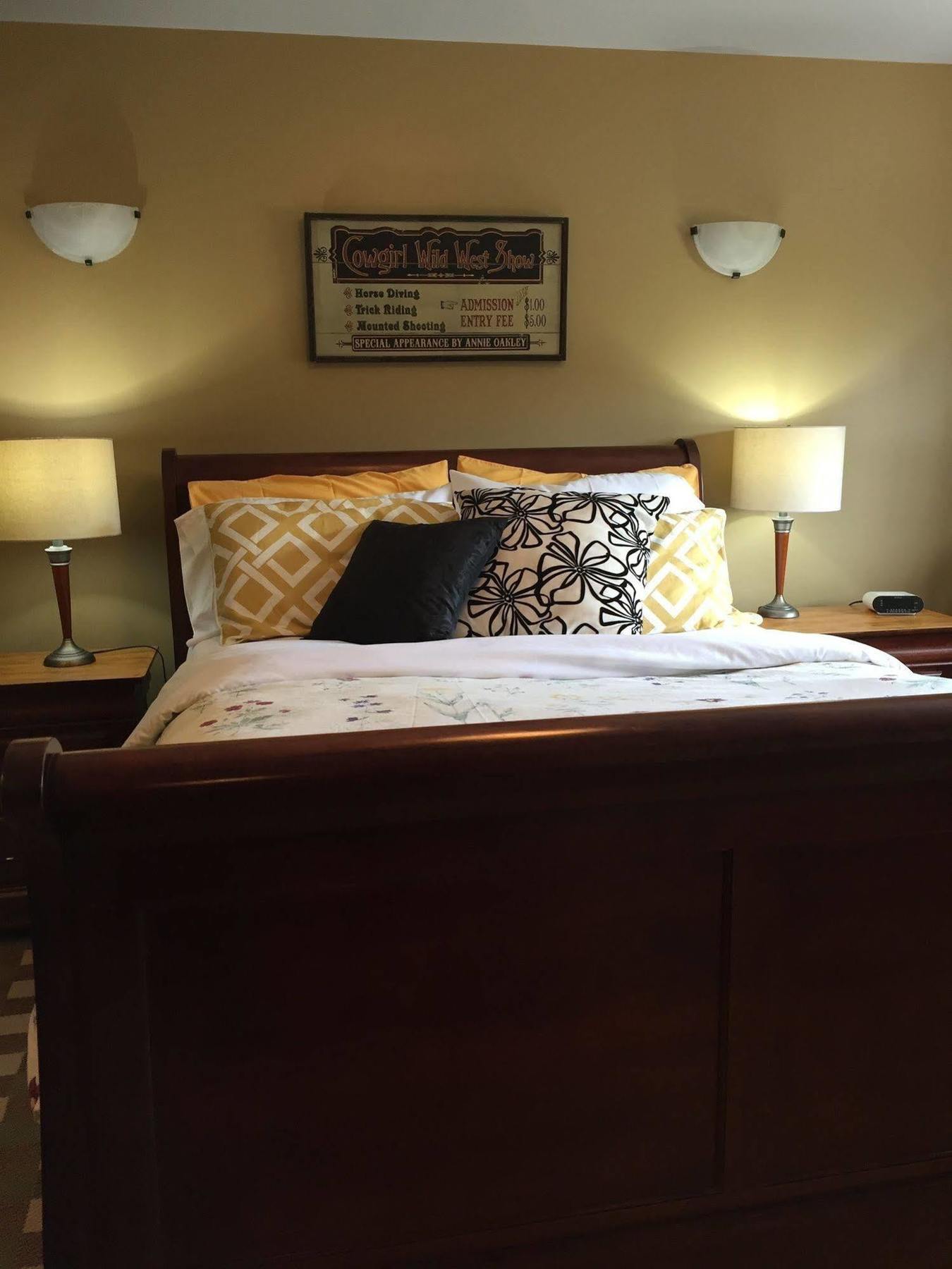 Money Pennies Bed And Breakfast Campbell River Ngoại thất bức ảnh