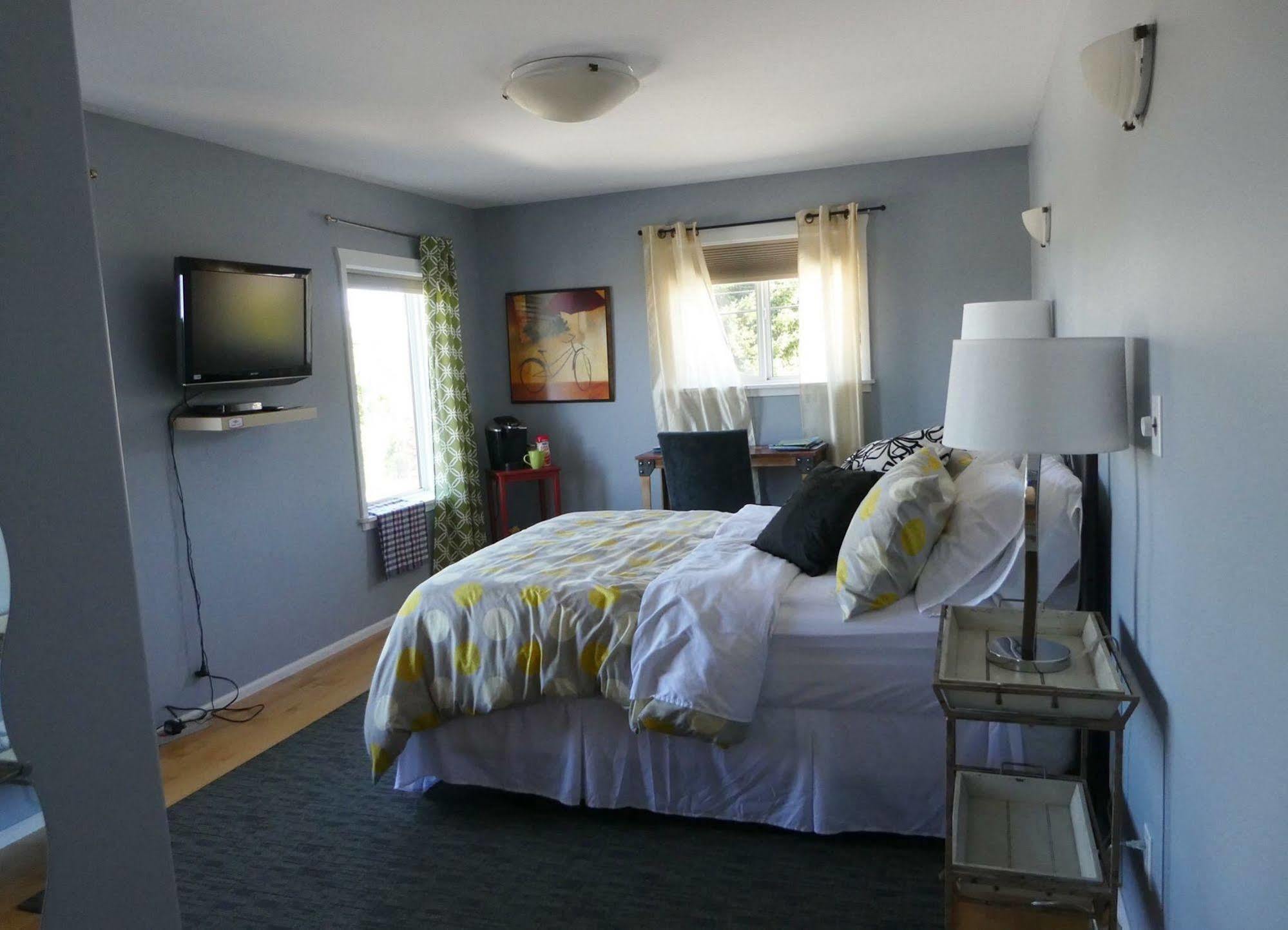 Money Pennies Bed And Breakfast Campbell River Ngoại thất bức ảnh